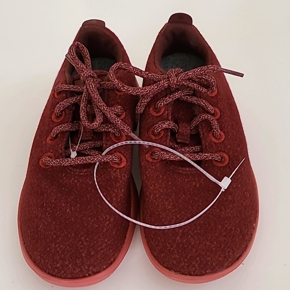 Allbirds L.E. Burgundy Wool Runners NWOT - Picture 16 of 16